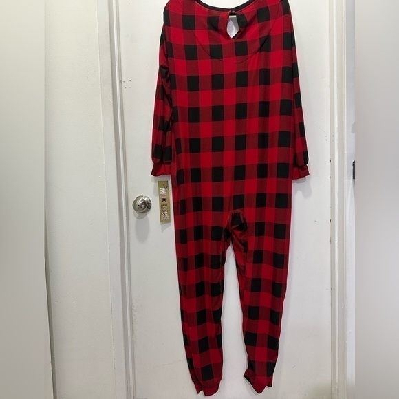 Other - NEW! MukLuks Onesie Pajama Sz L